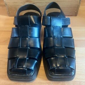 Vagabond Eyra fisherman sandals, European 38, wore once, leather, Velcro snap